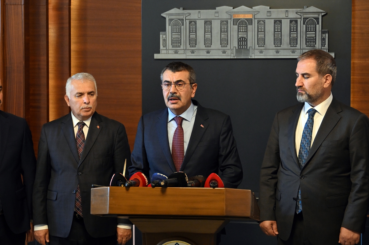 Milli Egitim Bakani Yusuf Tekin Trabzonda Eb15875