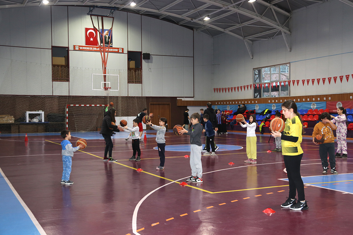 Akçaabat Beledi̇yesi̇’nden Yaza Spor Ve Sanatla Güçlü Başlangiç (3)