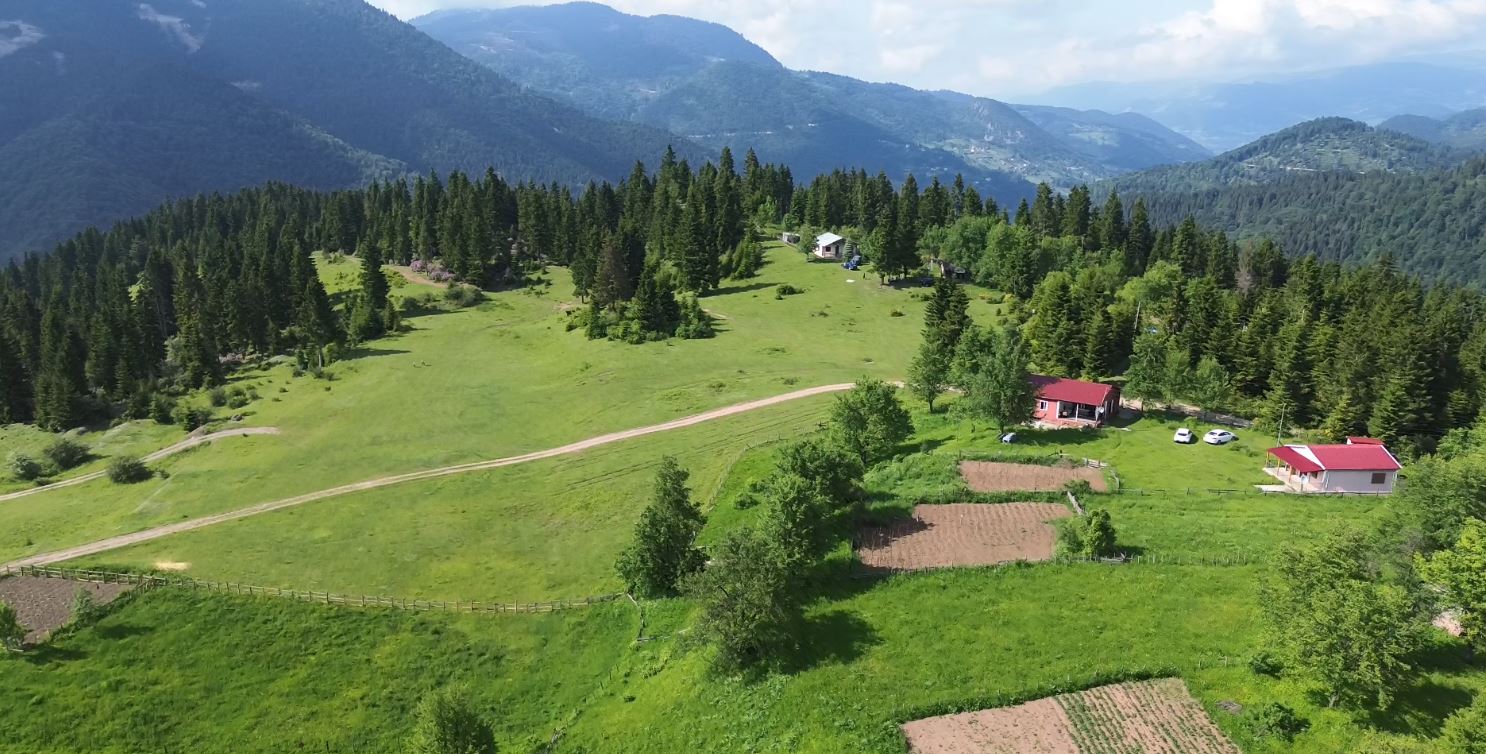 K A R A D E N I Z’ D E T U R K U L U M A N I L I R E N K L I Y A Y L A 760795 224009