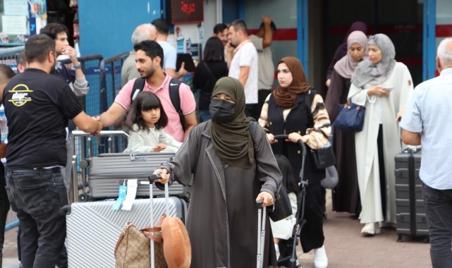 Trabzon Havalimani Nda Arap Turist Yogunlugu 7586