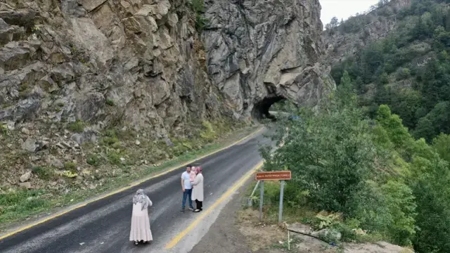 Gidemedigin Yer Senin Degildir Diyerek Yapilan 18922891 4875 M