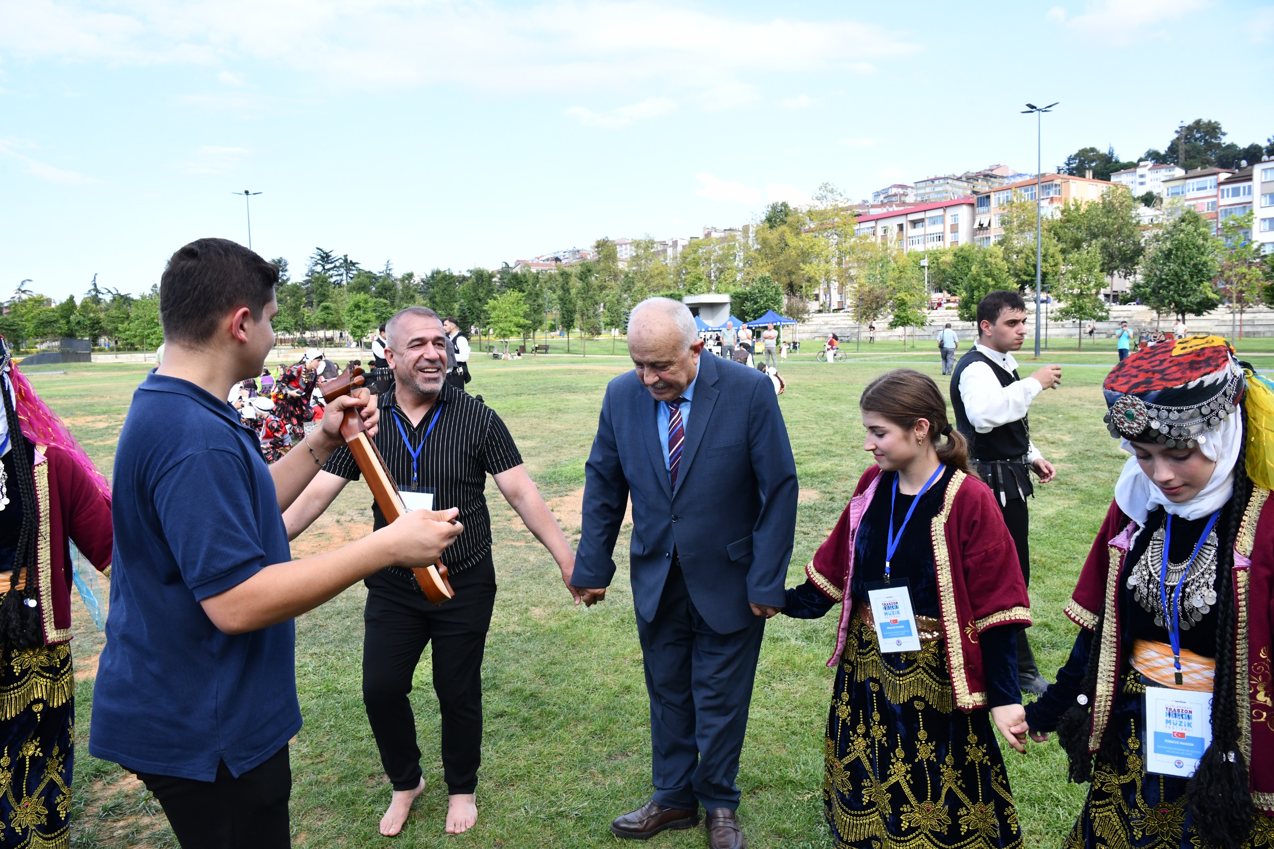 T R A B Z O N D A H O R O N F E S T I V A L I C O S K U Y L A B A 864805 256851