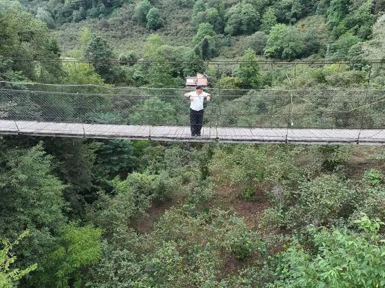 M D H K Z 1757035656 6394