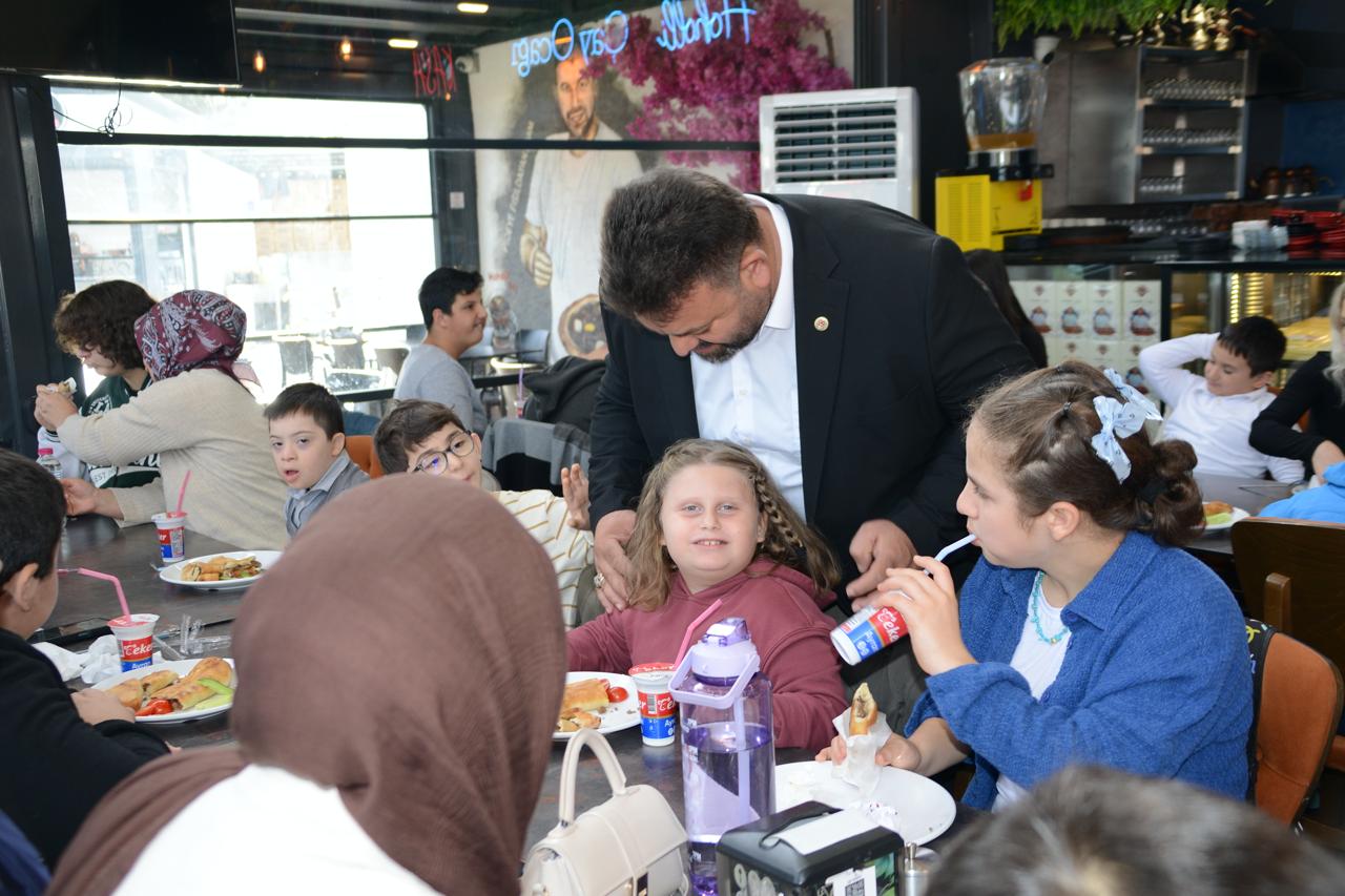 32Dae053 6361 4A2C 9570 29Fc5Bedf1Ce