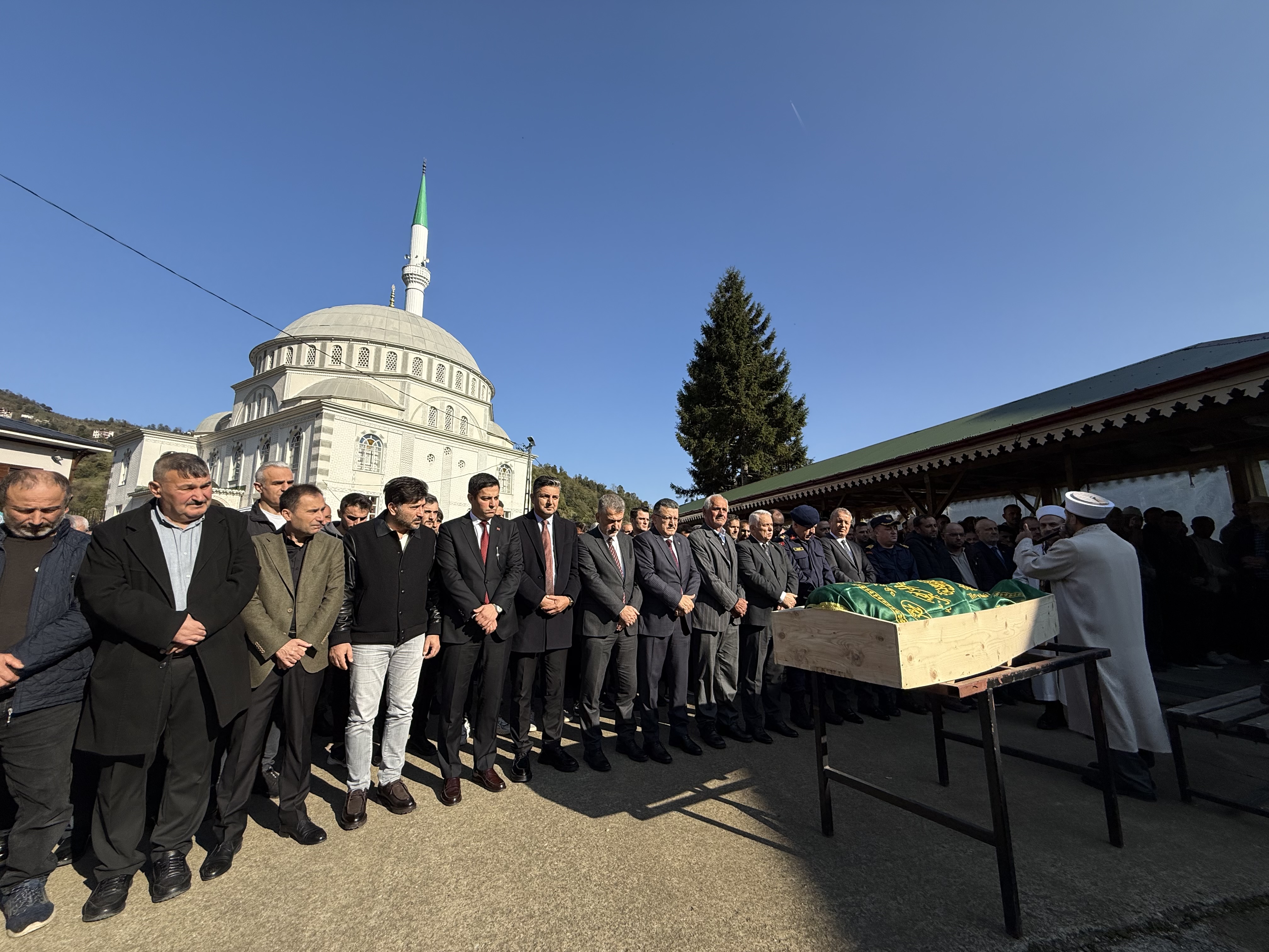 A A 20251117 39729875 39729869 I S T A N B U L D A M E T R O I N S A A T I N D A K I K A Z A D A H A Y A T I N I K A Y B E D E N I S C I N I N C E N A Z E S I D E F N E D I L D I