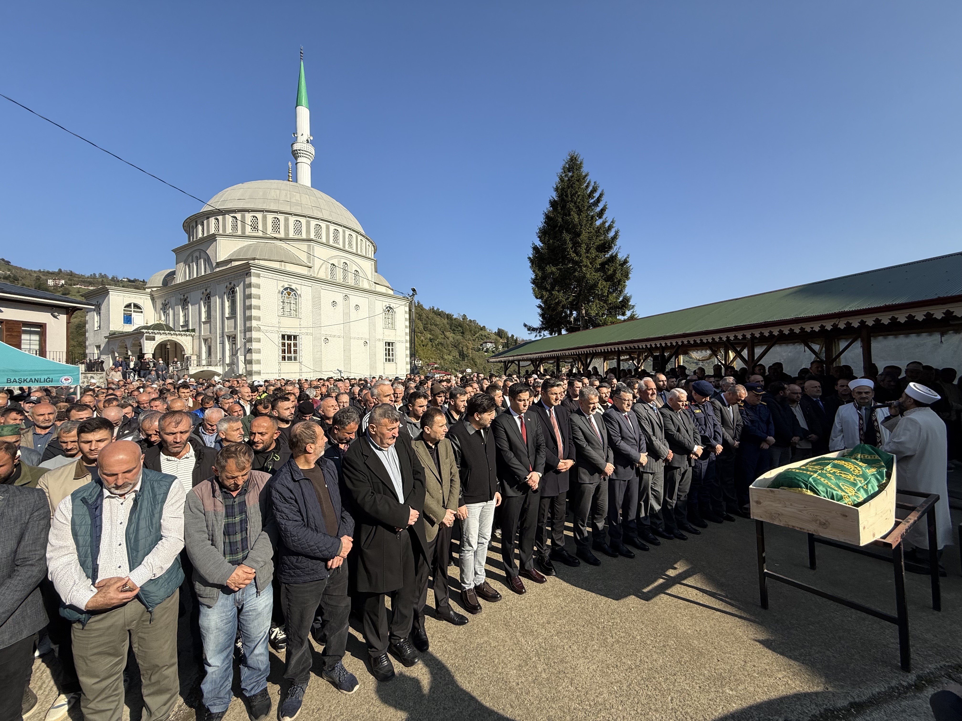 A A 20251117 39729875 39729870 I S T A N B U L D A M E T R O I N S A A T I N D A K I K A Z A D A H A Y A T I N I K A Y B E D E N I S C I N I N C E N A Z E S I D E F N E D I L D I