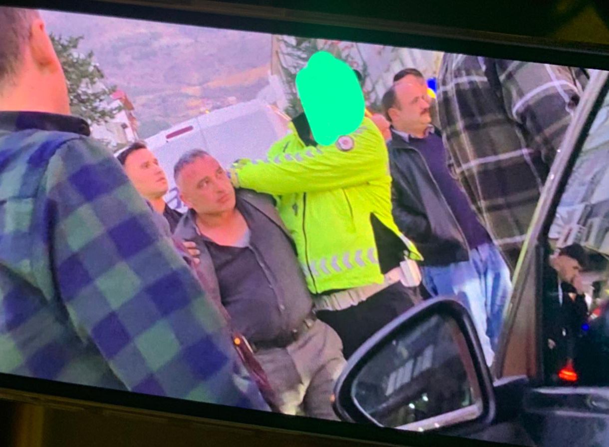 B O S A N M A A S A M A S I N D A K I E S I T A R A F I N D A N B I C A 1034929 307120