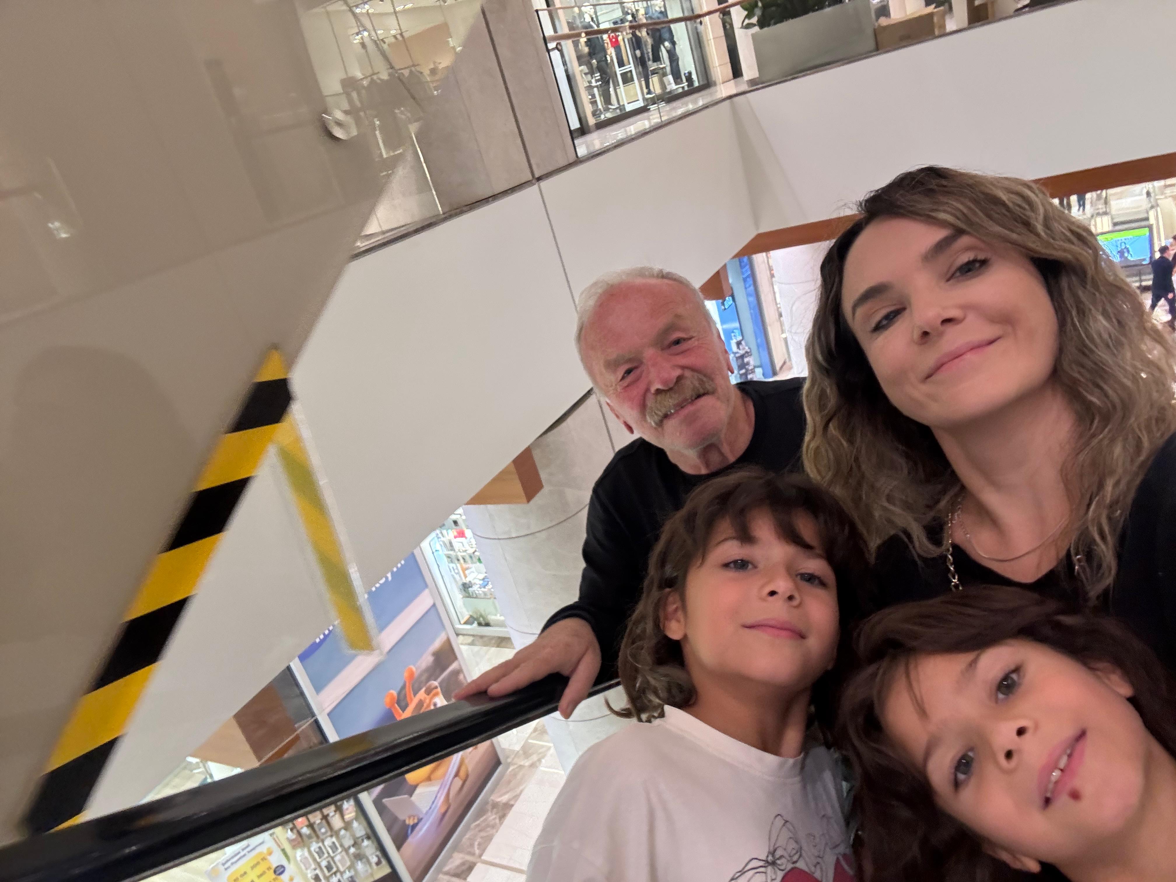 D O K T O R K I Z I N I N T E D A V I S I Y L E K A N S E R I Y E N D I 1019683 302564