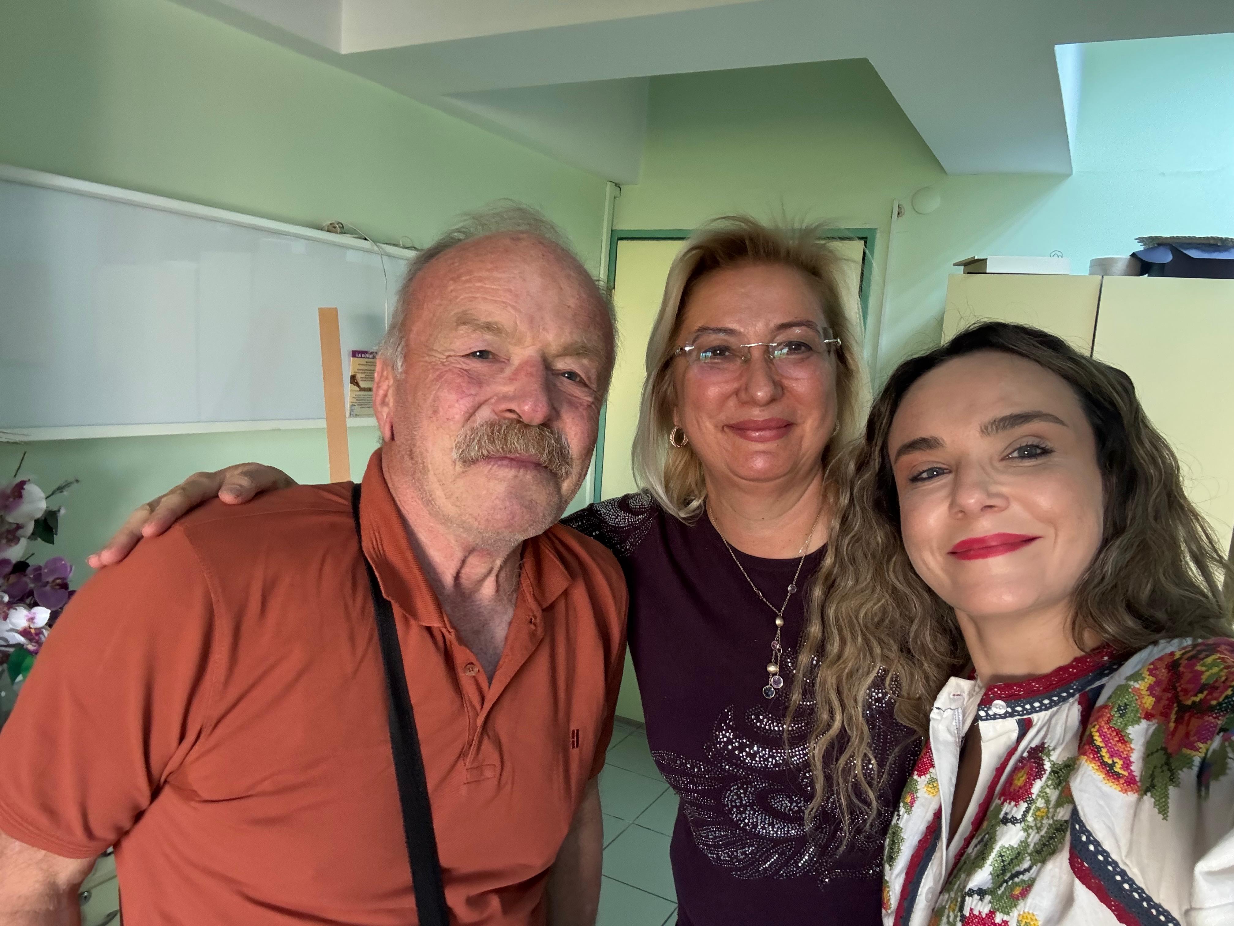 D O K T O R K I Z I N I N T E D A V I S I Y L E K A N S E R I Y E N D I 1019685 302564