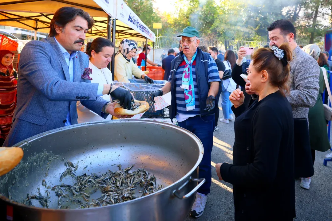 Denizli Karadenizliler Kültür Ve Dayanışma Derneği’nin Düzenlemiş Olduğu 13. Hamsi Şöleni Ve Yö