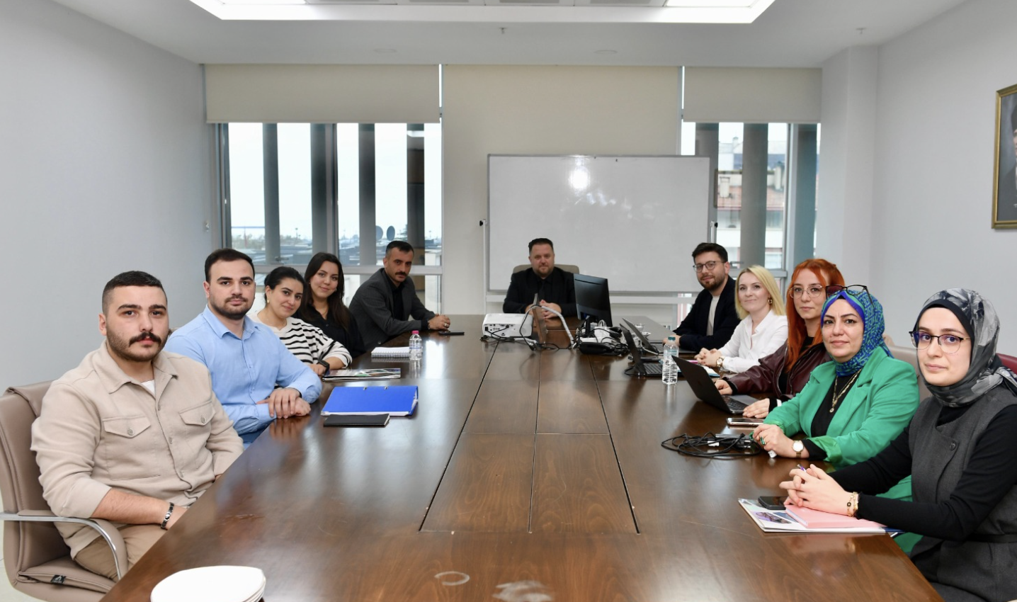 Ekran Resmi 2025 11 11 10.30.04