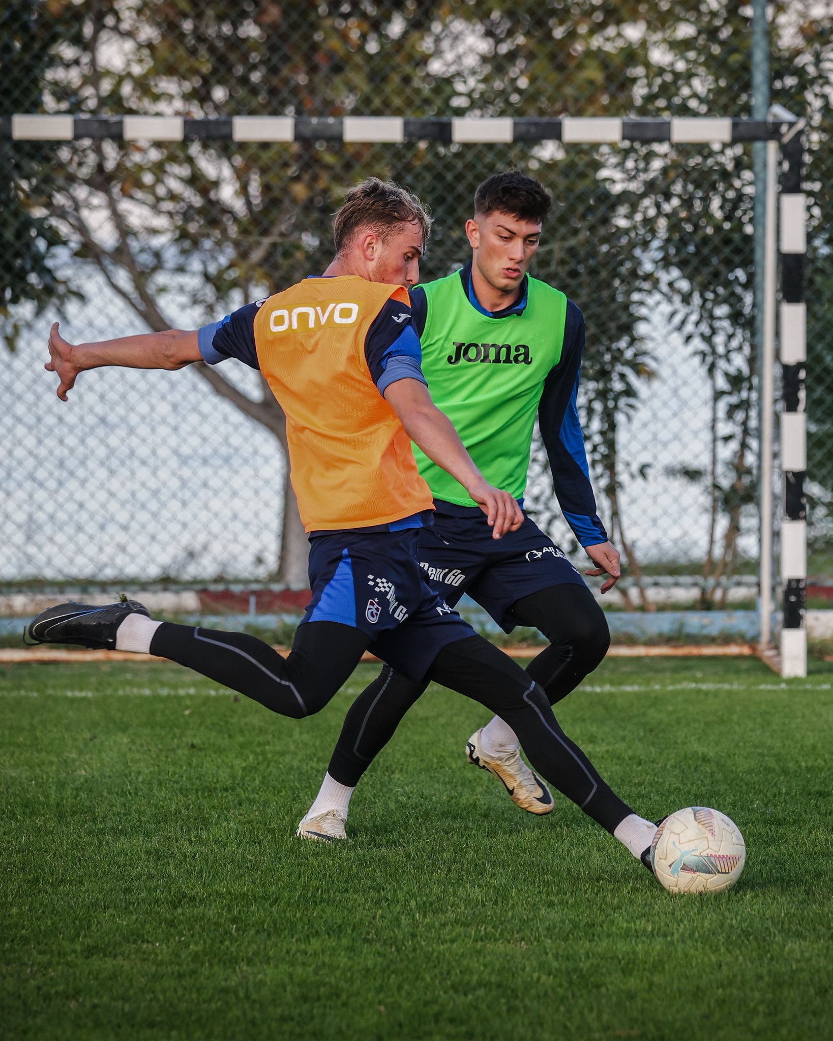 G4Wk T4 U W M A Ao8Cg