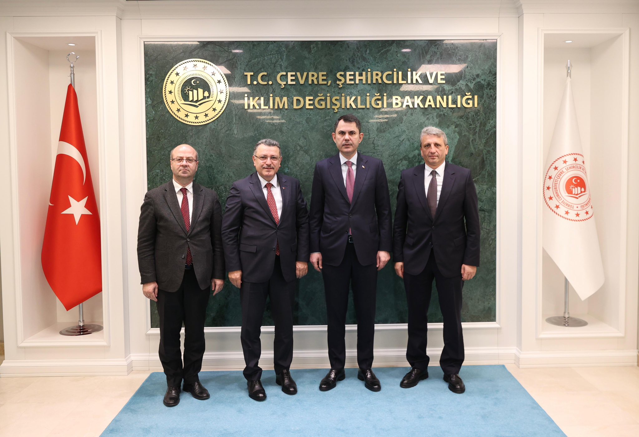 G5O5Td8 W E A A P Bdm