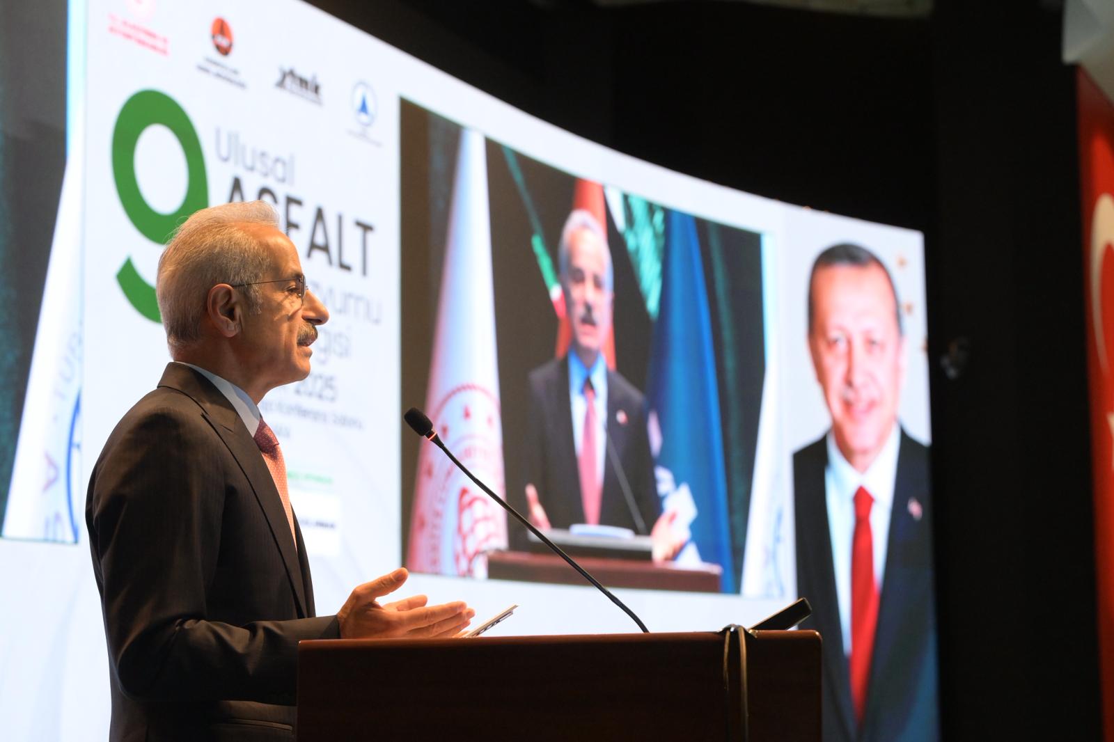 2Fb165B8 1555 4Fc9 8216 2Ecfb207583F