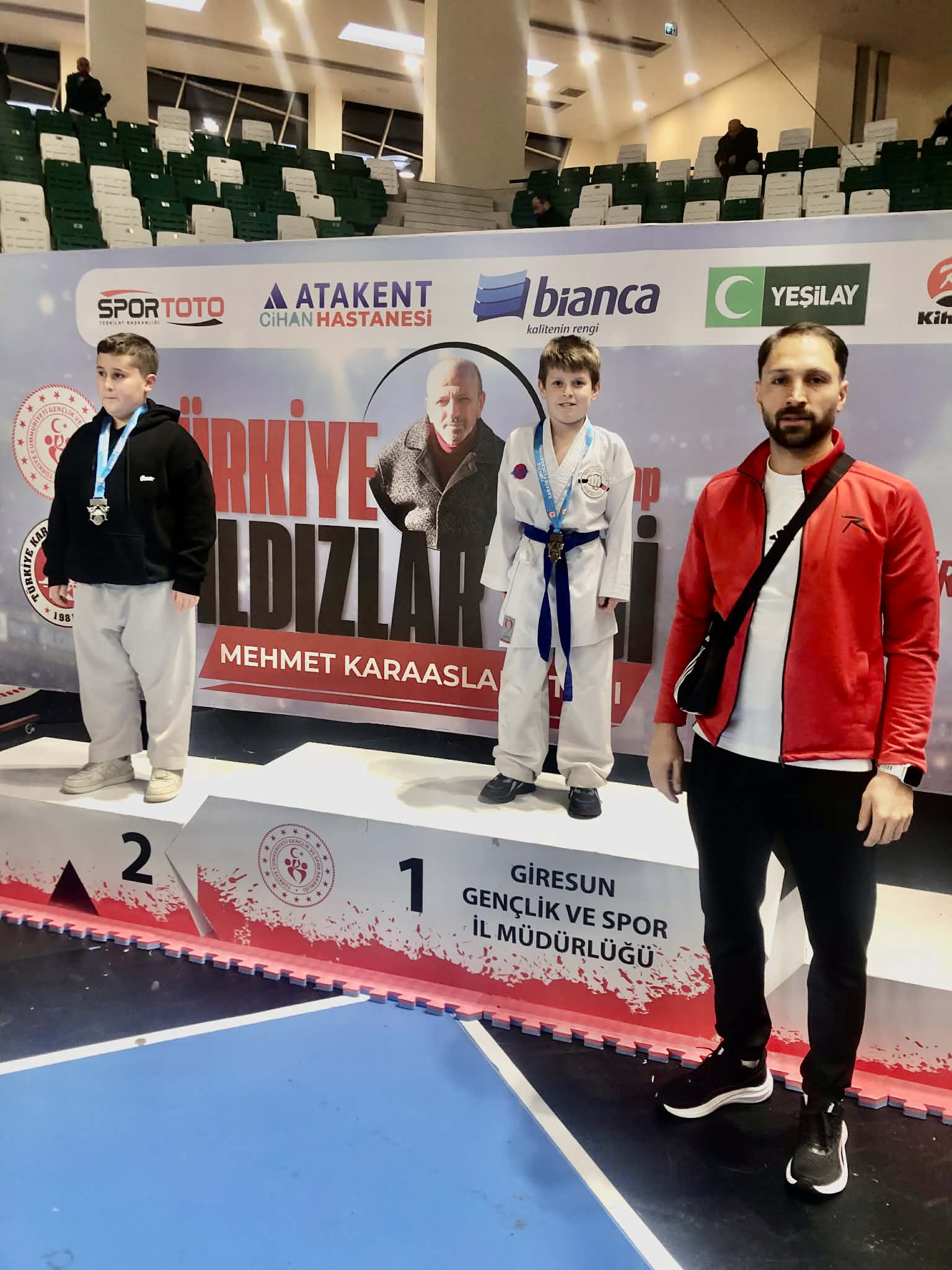 605944671 893773256418370 1859905112337315105 N