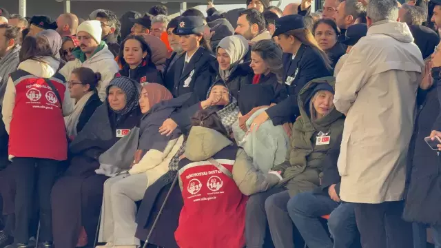 Sehit Polisler Icin Duzenlenen Torende Gozyaslari 19406430 2759 M