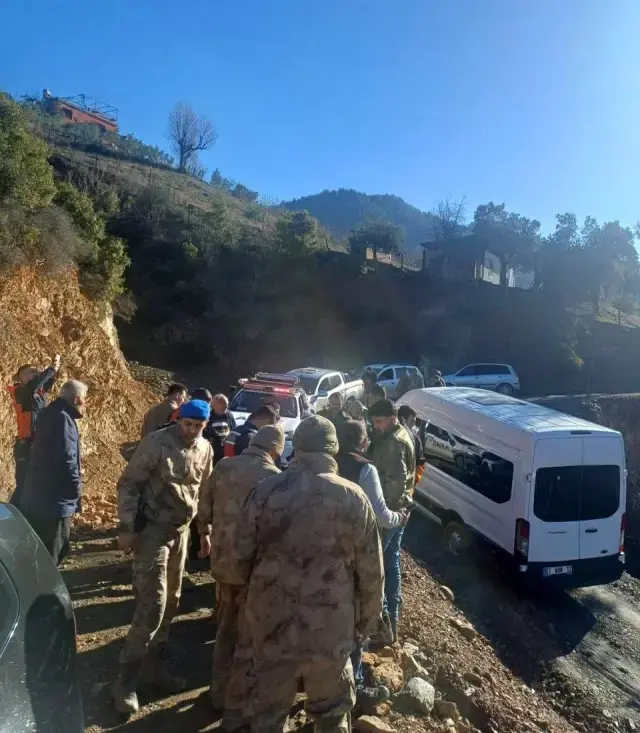 Adana Da Bulunan Kayip Cocuk Geceyi Magarada 3 19504366 O