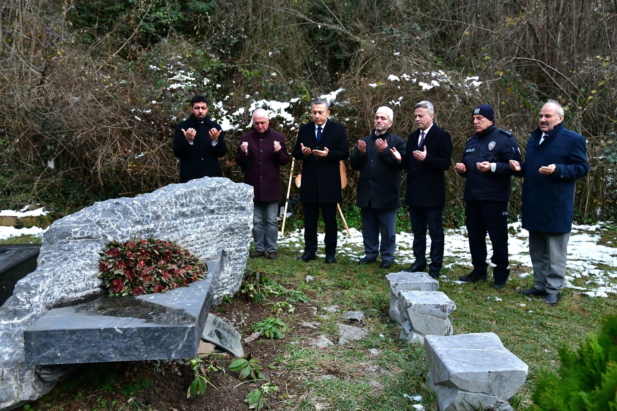 G H2Lu A W A A Au7 Ja