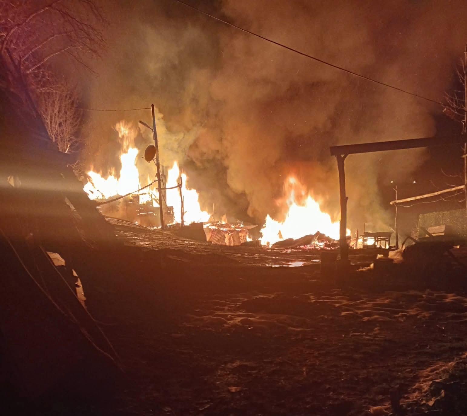 Y A N A N E V I N I N 10 M E T R E I L E R I S I N D E A G A C T A 1135997 337238