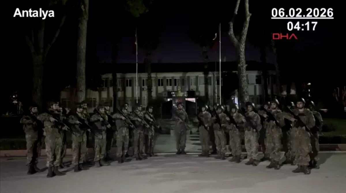 6985861F464B2557 W1200Xh668