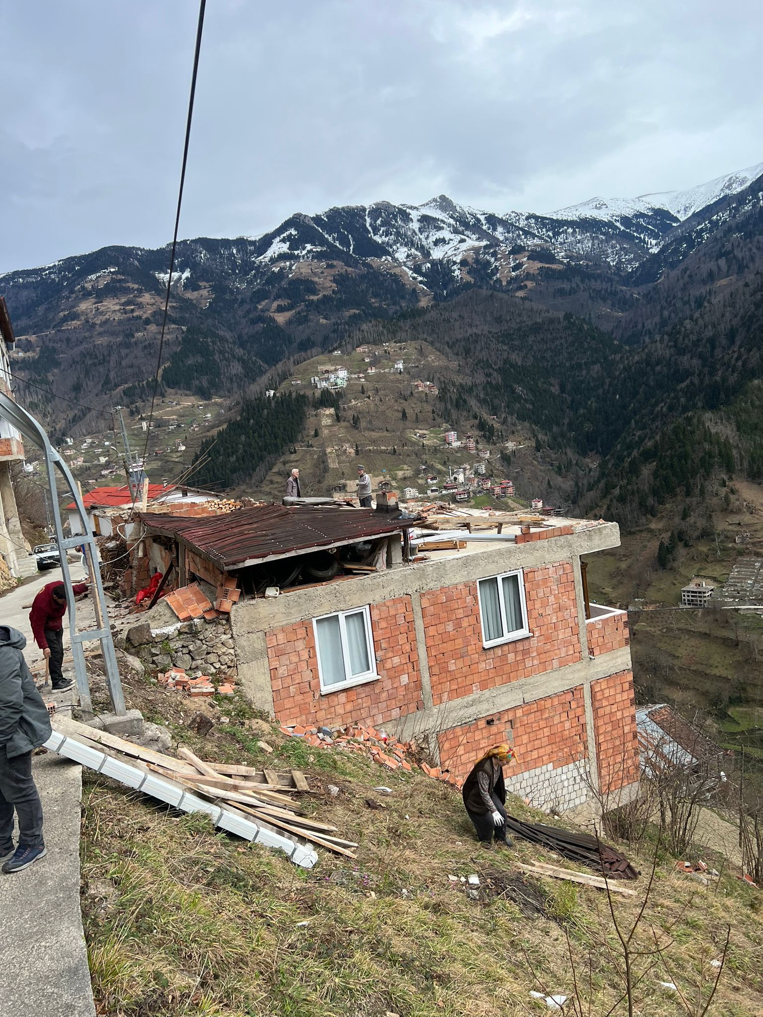 A A 20260214 40556397 40556396 T R A B Z O N D A S I D D E T L I R U Z G A R 1 E V I N C A T I S I N I U C U R D U4 A R A C H A S A R G O R D U