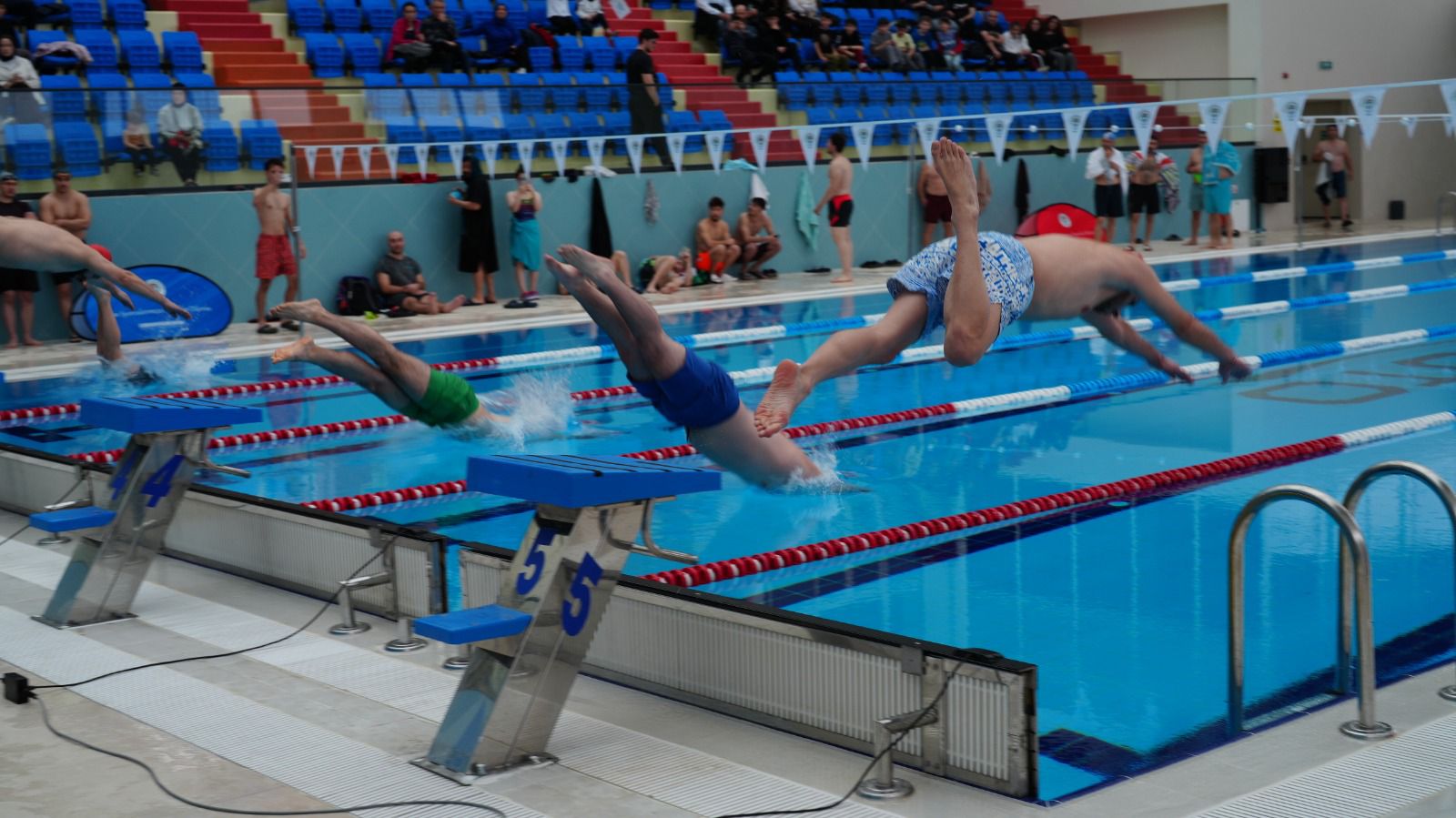 E136C650 3590 428D 8098 Ce90484699A7-2