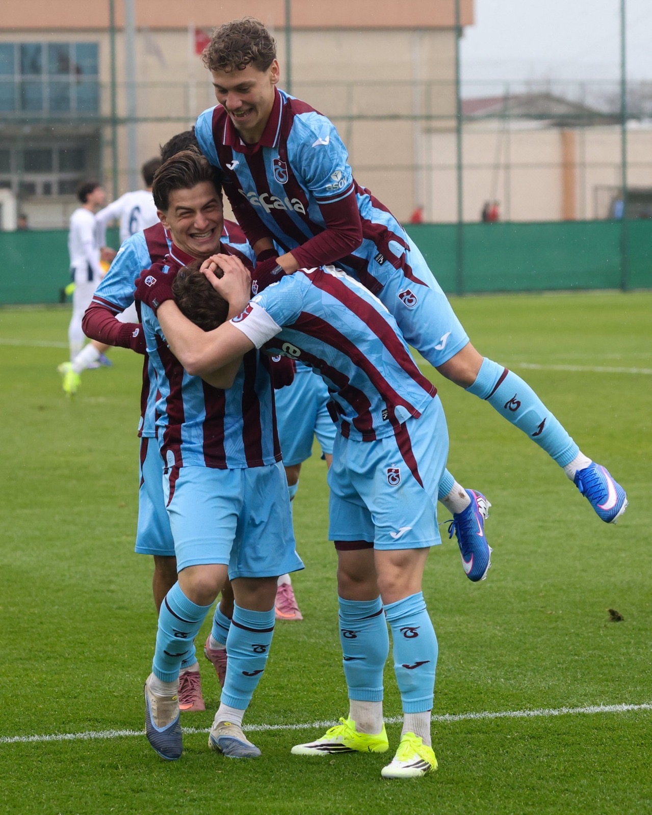 H A Up Q U K X0 A A Uq9O