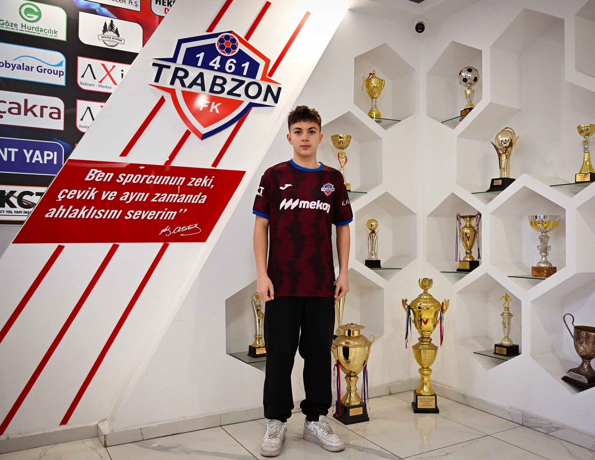 H Ee9C Dz Xo A Aw2F F