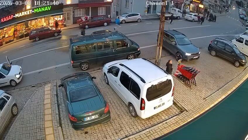 O T O M O B I L I N C A R P T I G I Y A Y A A G I R Y A R A L A N D I 1204344 358090