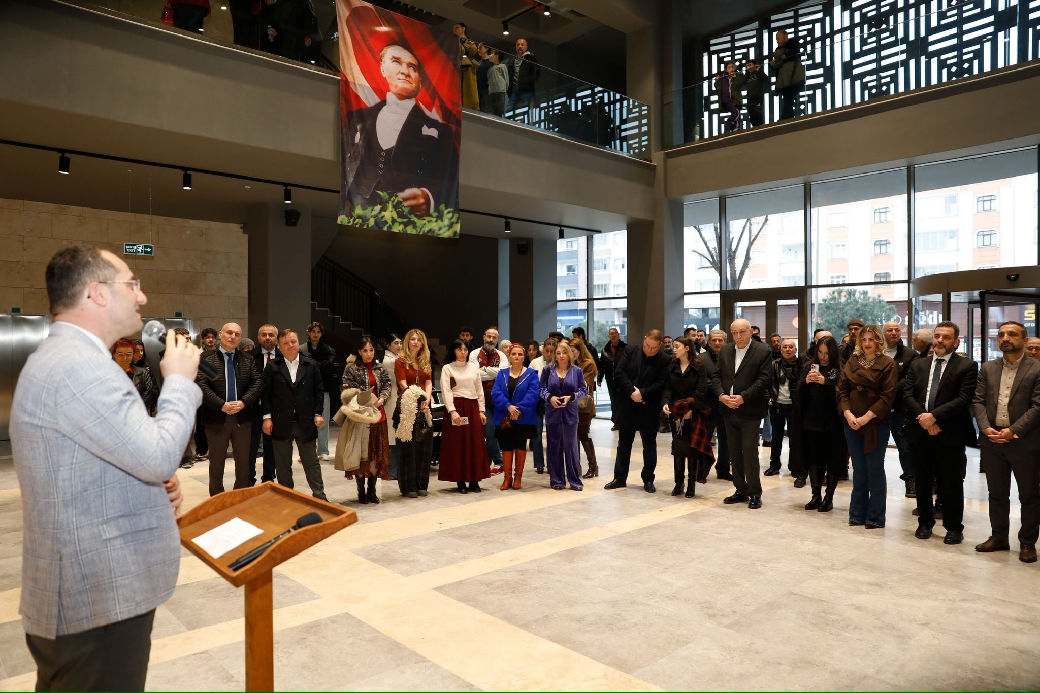 Resi̇m Sergi̇si̇ (12)