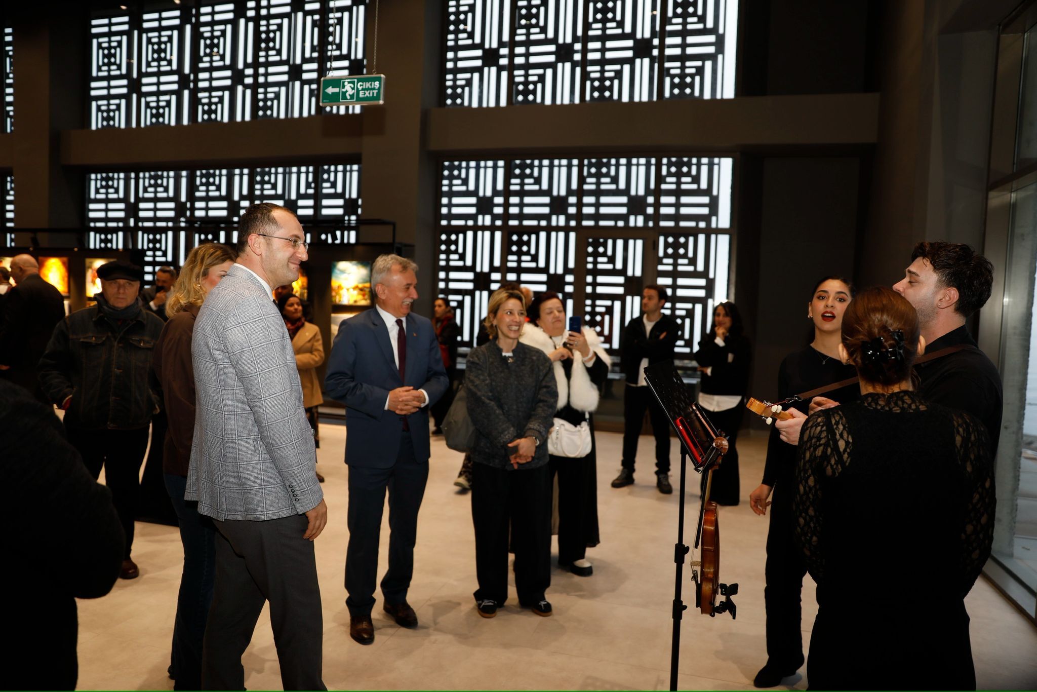 Resi̇m Sergi̇si̇ (4)