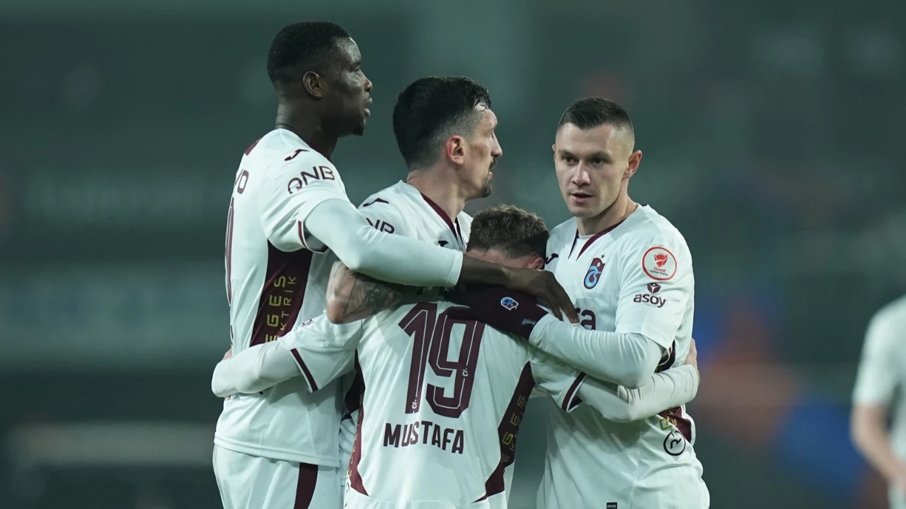 Trabzonspor Basaksehiri Kupanin Disina Itti 6 Gol 1 Kirmizi Rhx4