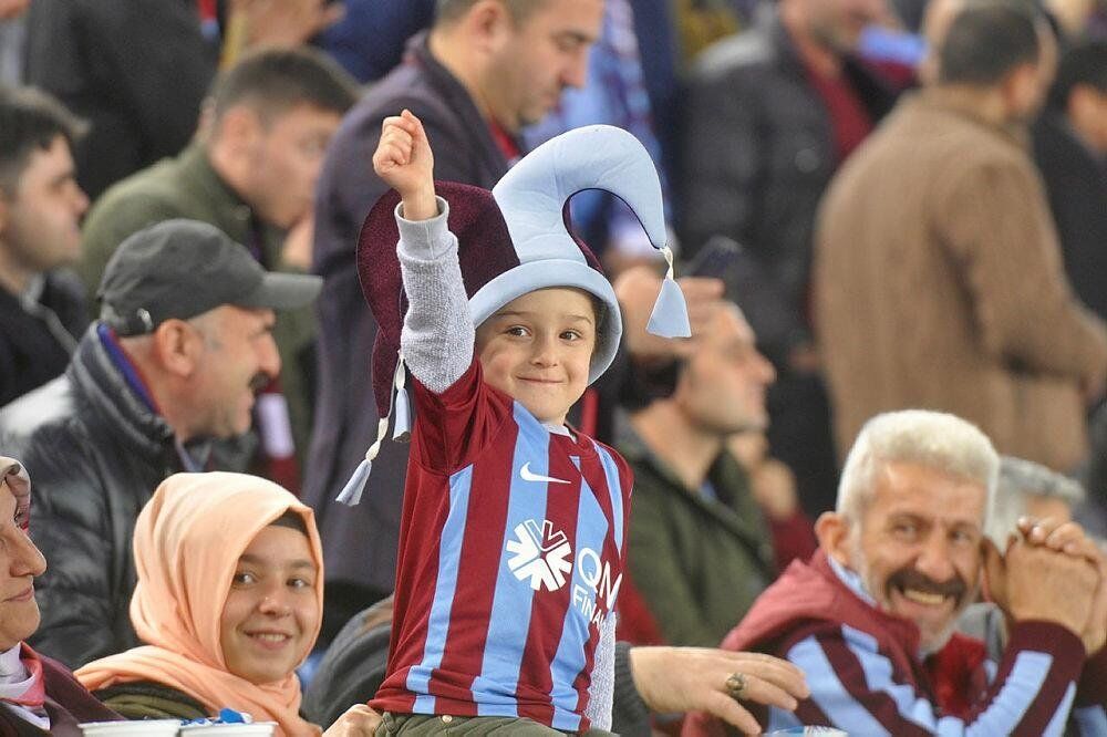 0X0 Trabzonspor Fbahce Derbisine Rekor Taraftar 1516954252891