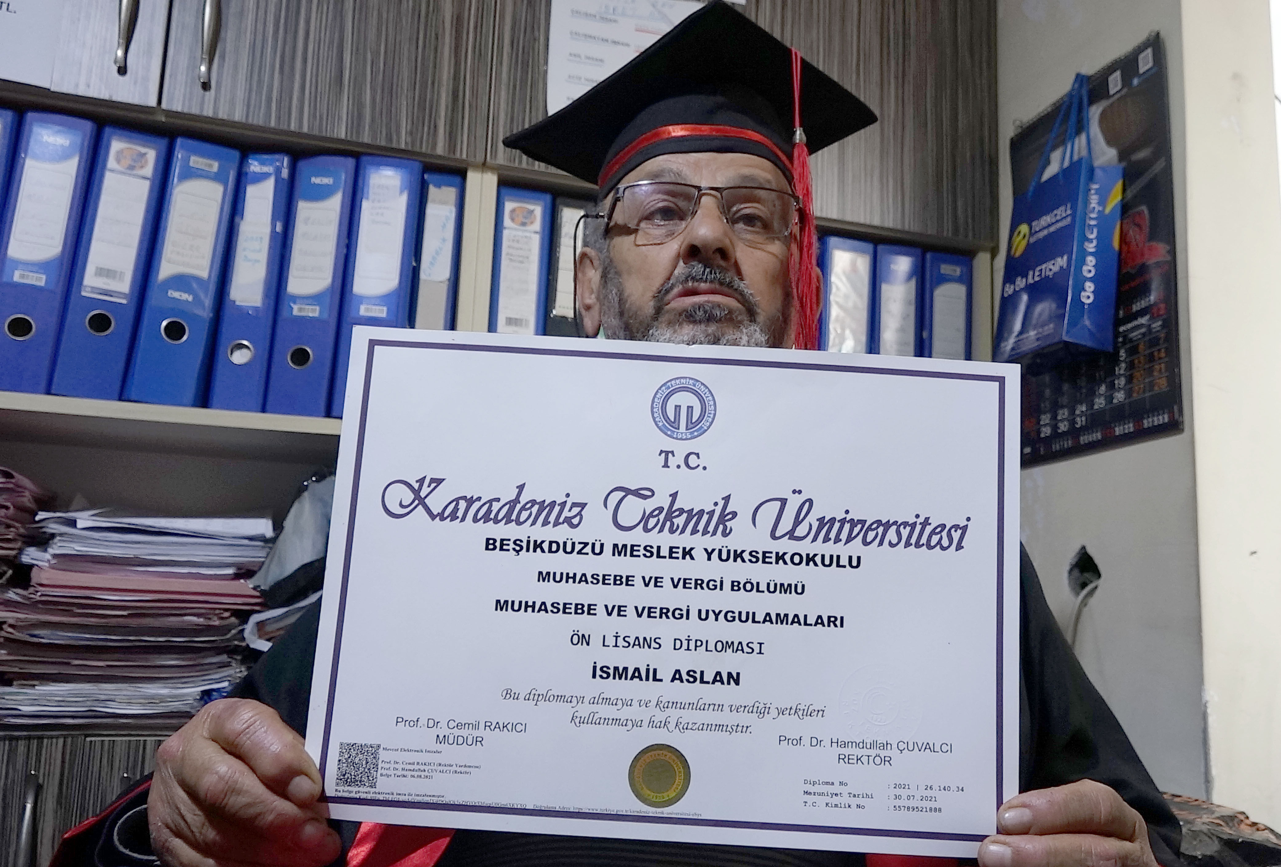 77 Y A S I N D A K I A R Z U H A L C I N I N U N I V E R S I T E A Z M 1228401 365393