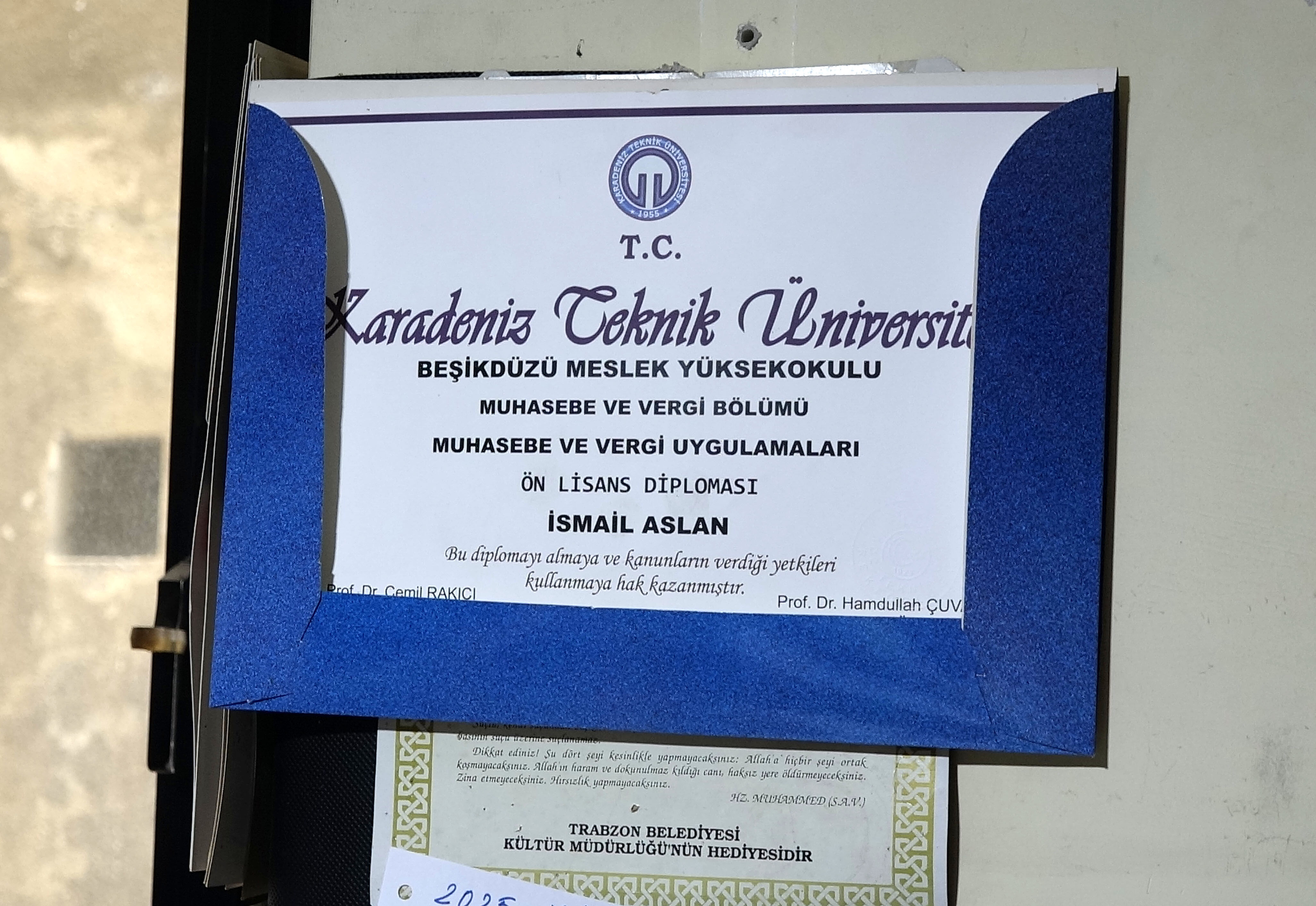 77 Y A S I N D A K I A R Z U H A L C I N I N U N I V E R S I T E A Z M 1228407 365393