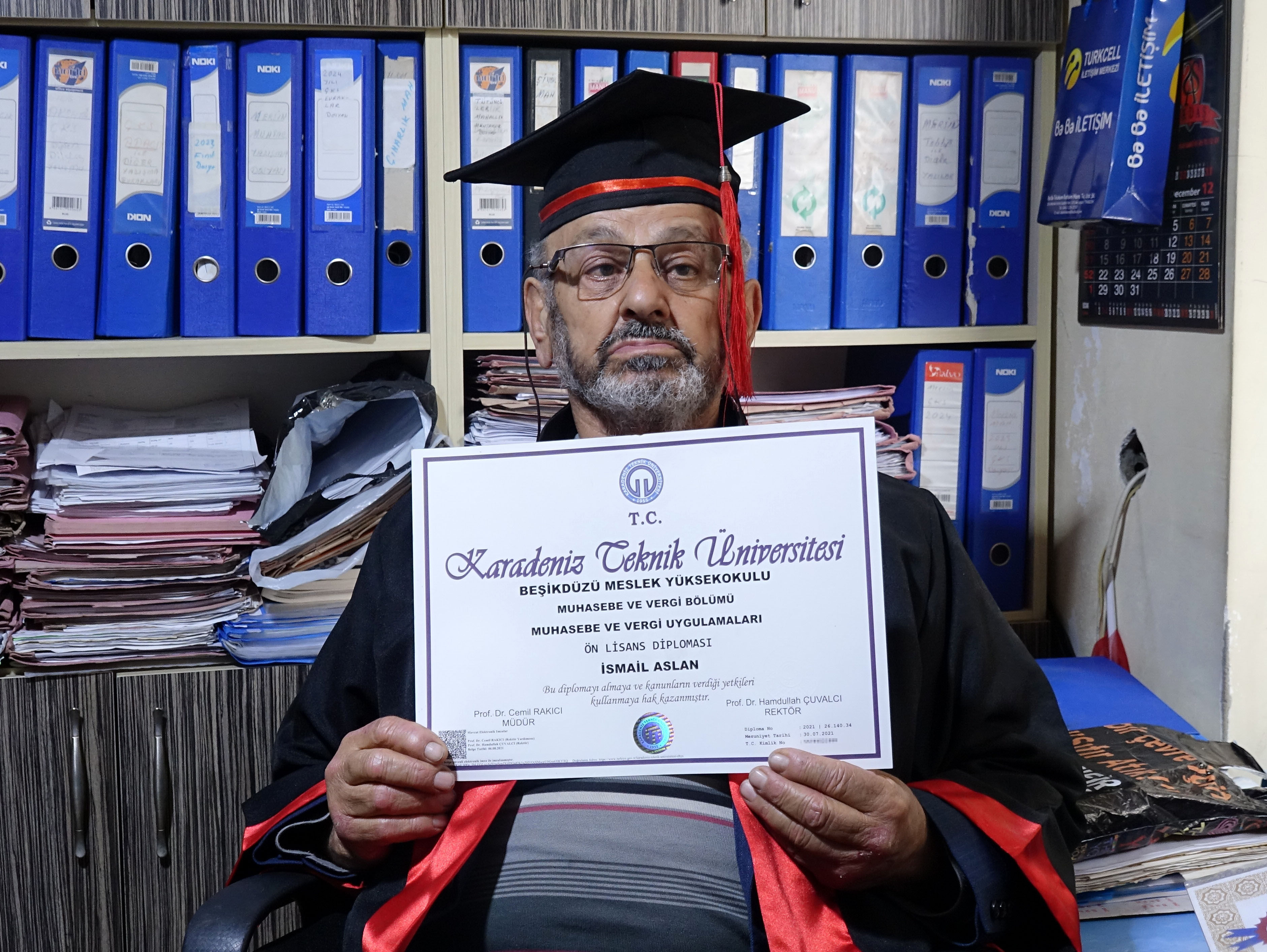 77 Y A S I N D A K I A R Z U H A L C I N I N U N I V E R S I T E A Z M 1249975 365393