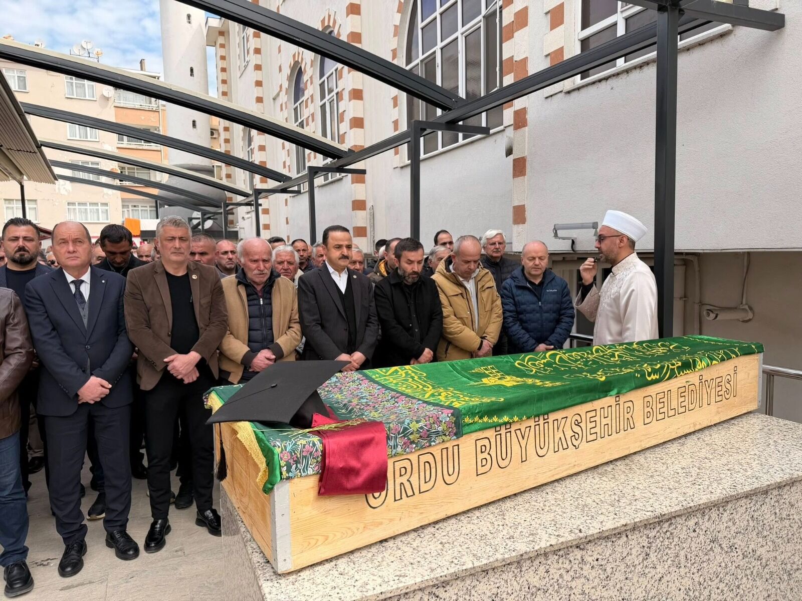 B E Y N I N D E K I K I T L E N E D E N I Y L E T E D A V I G O R E N 1279545 380733