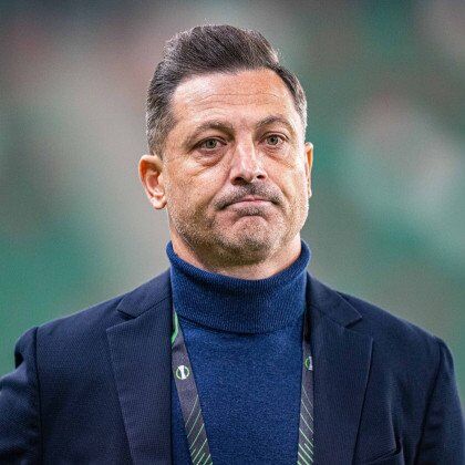 H Gce0N B X Q A A7 C Us