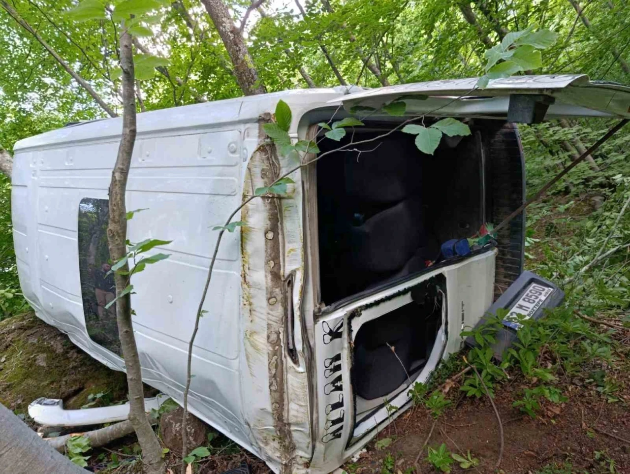 Ordu Da Yolcu Minibusu Ucuruma Yuvarlandi 9 Yarali 38178