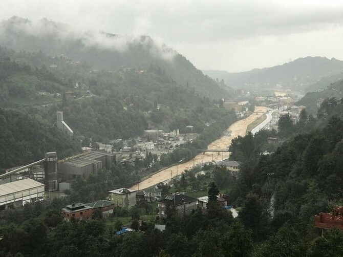 Rize'deki sağanak nedeniyle şimdiye kadar 1 milyar 42 milyon liralık hasar tespit edildi