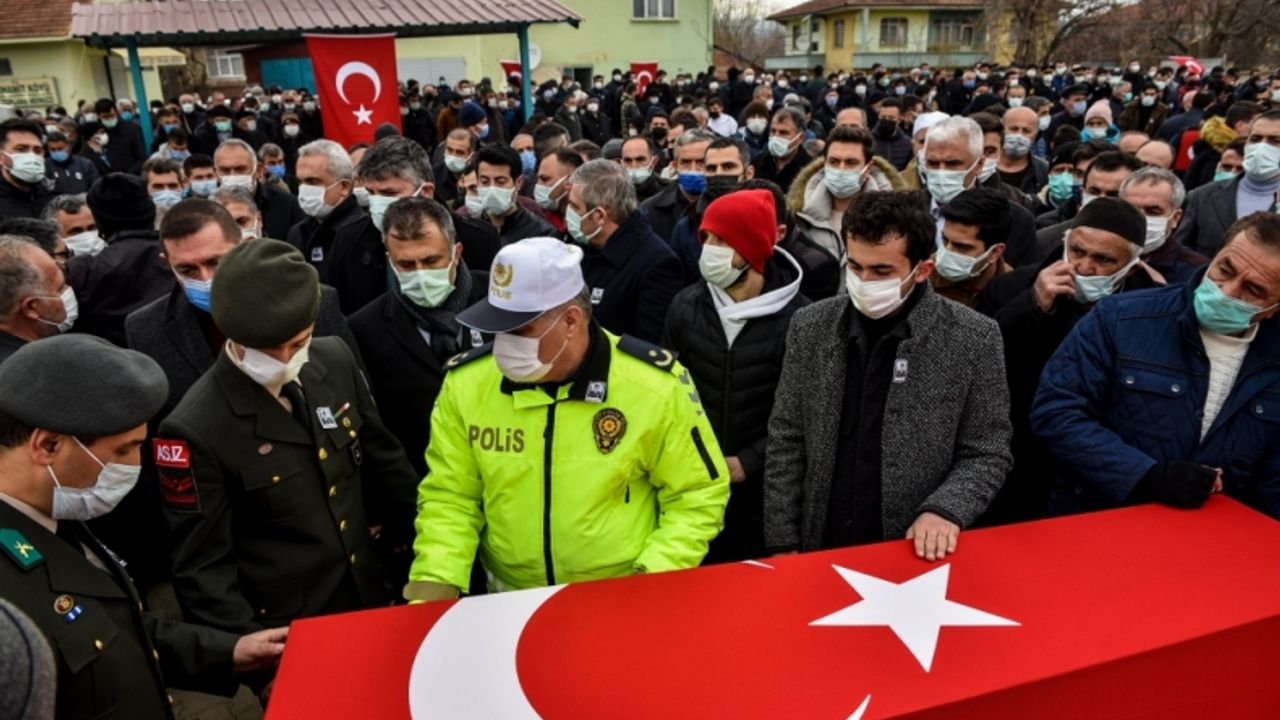 Diyarbakır'da trafik kazasında hayatını kaybeden asker memleketi Kastamonu'da defnedildi