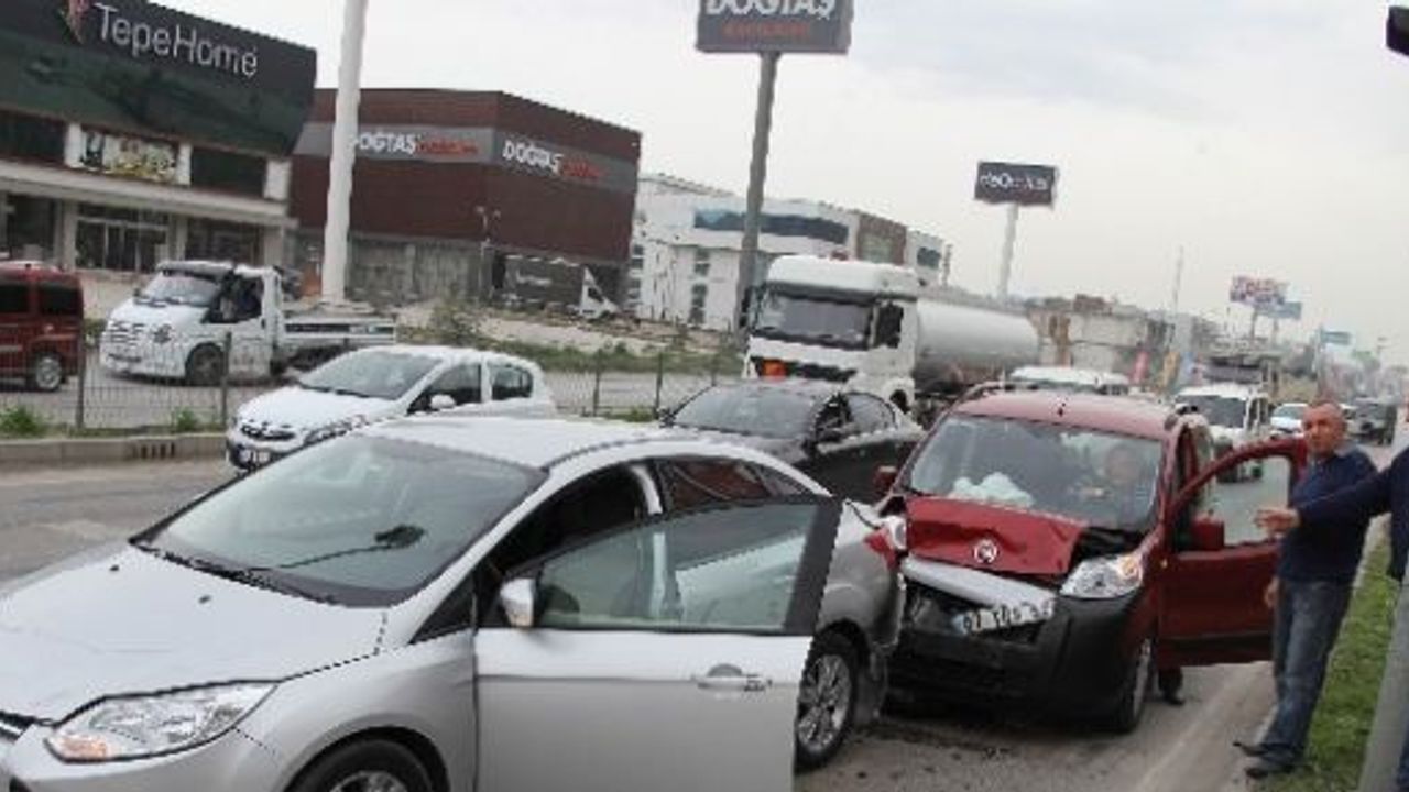 Samsun'da Zincirleme Trafik Kazası: 2 Yaralı 