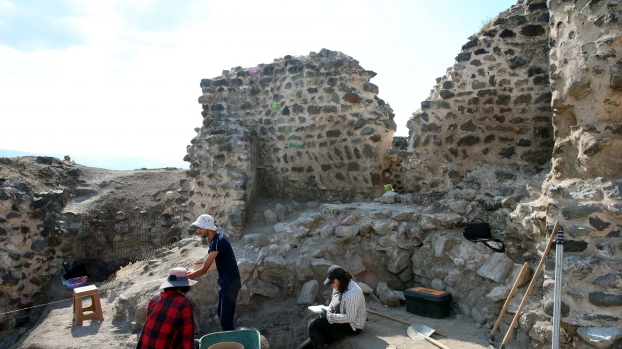 Niksar Kalesi'nde kazı çalışmaları başladı