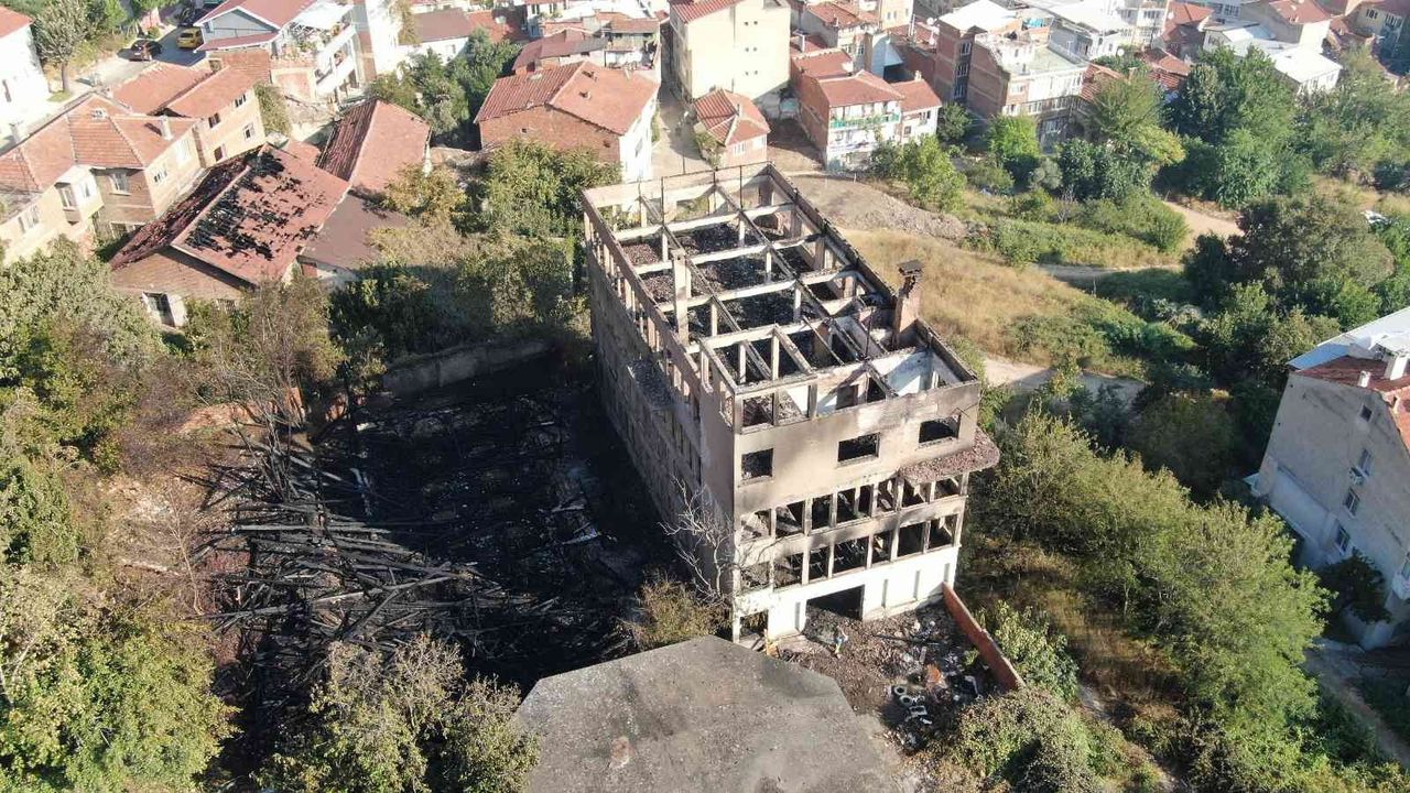 Tarihi ipekçilik fabrikasındaki yangının bilançosu havadan görüntülendi