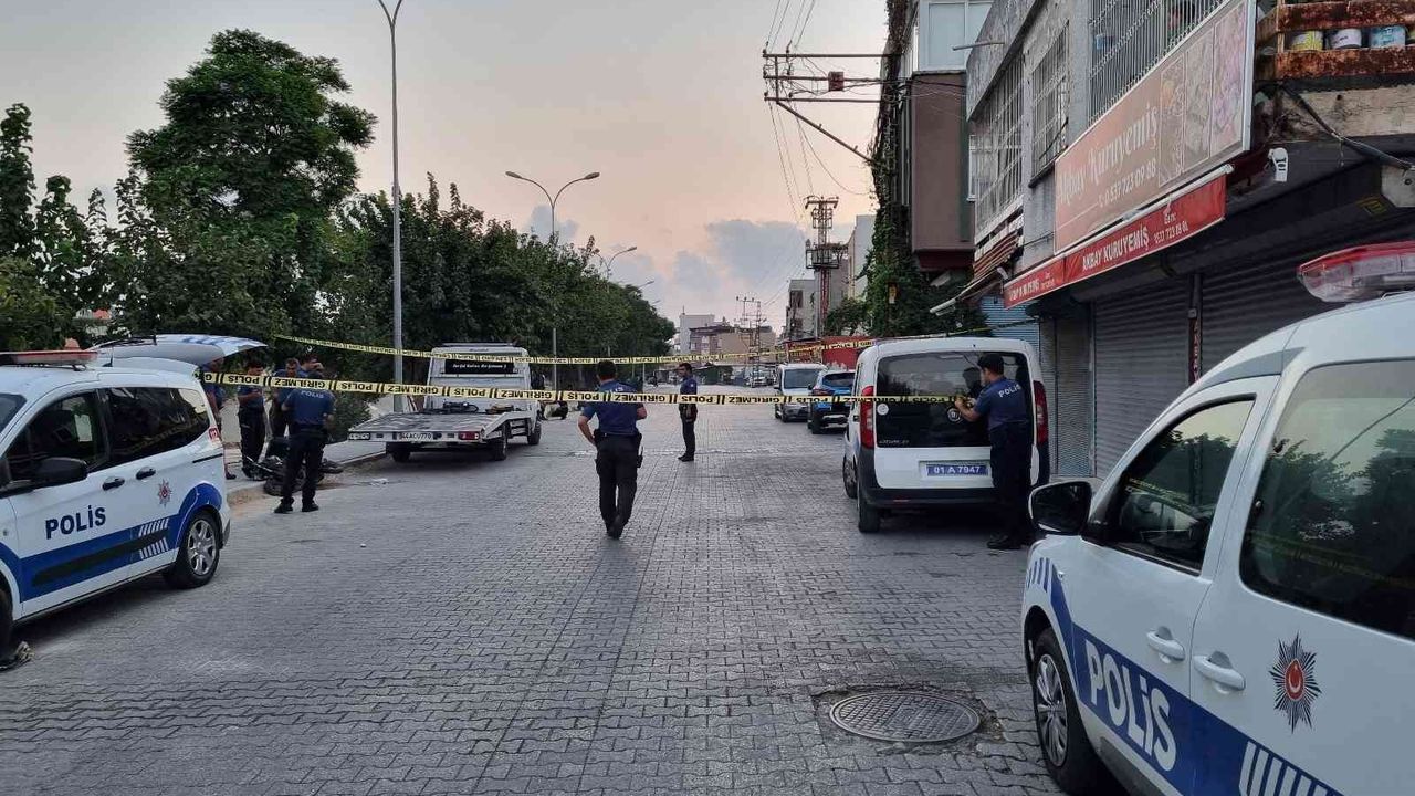 Adana’da silahlı saldırıya uğrayan motosikletli öldü