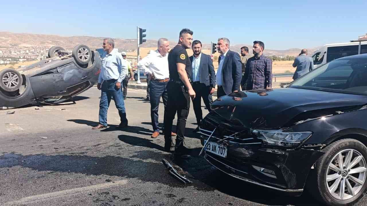 AK Parti Elazığ İl Başkanı Yıldırım’ın bulunduğu araç kaza yaptı