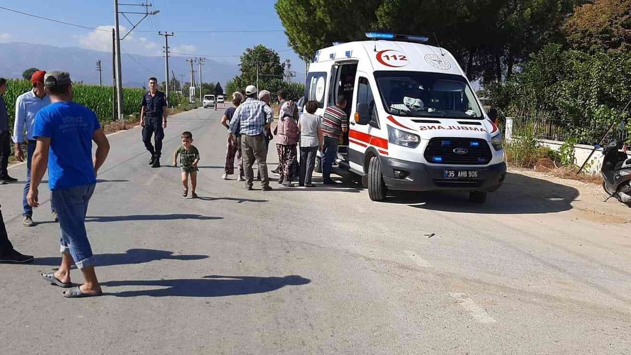İzmir’de trafik kazasında yaşlı çift yaralandı