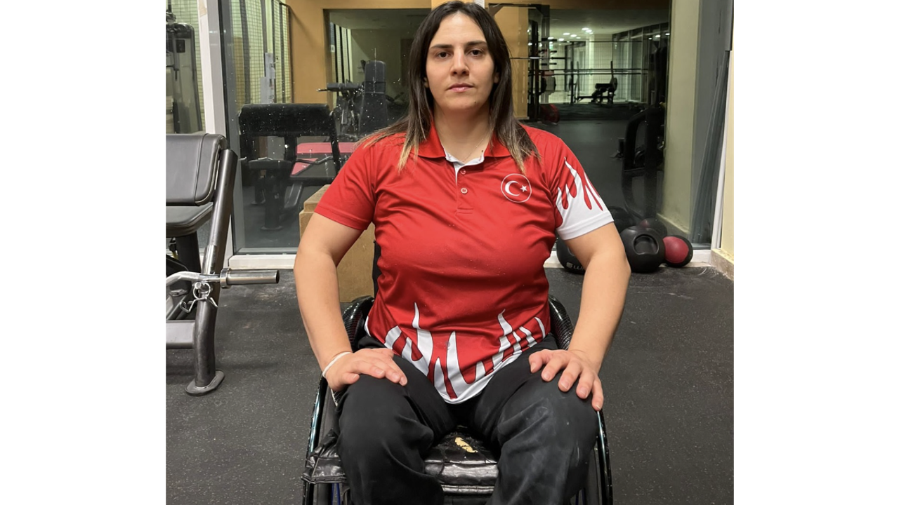 Simge Elif Poyraz Türkiye Halter Şampiyonasına Hazırlanıyor