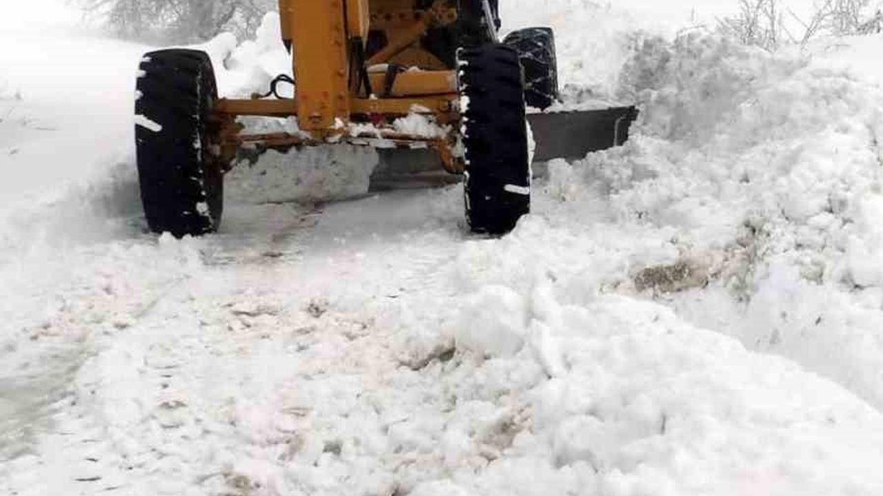 Nilüfer’de 40 mahallede karla mücadele çalışması yapıldı