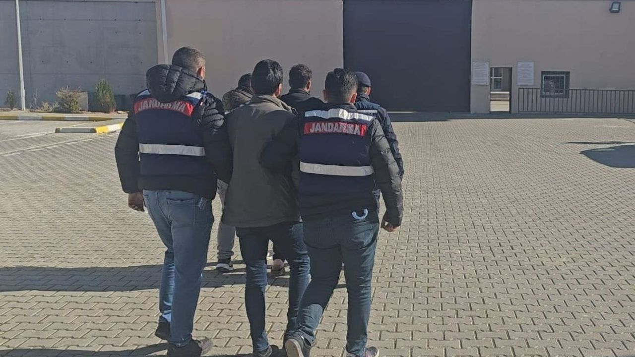 Gaziantep’te 3 düzensiz göçmen yakalandı, 2 organizatör tutuklandı